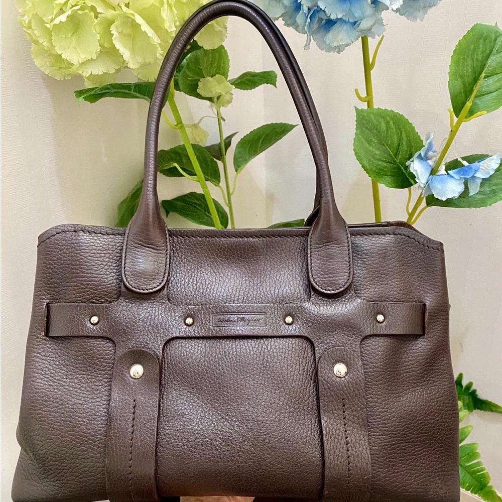 Salvatore Ferragamo Brown Leather Shoulder Bag with Classic Design